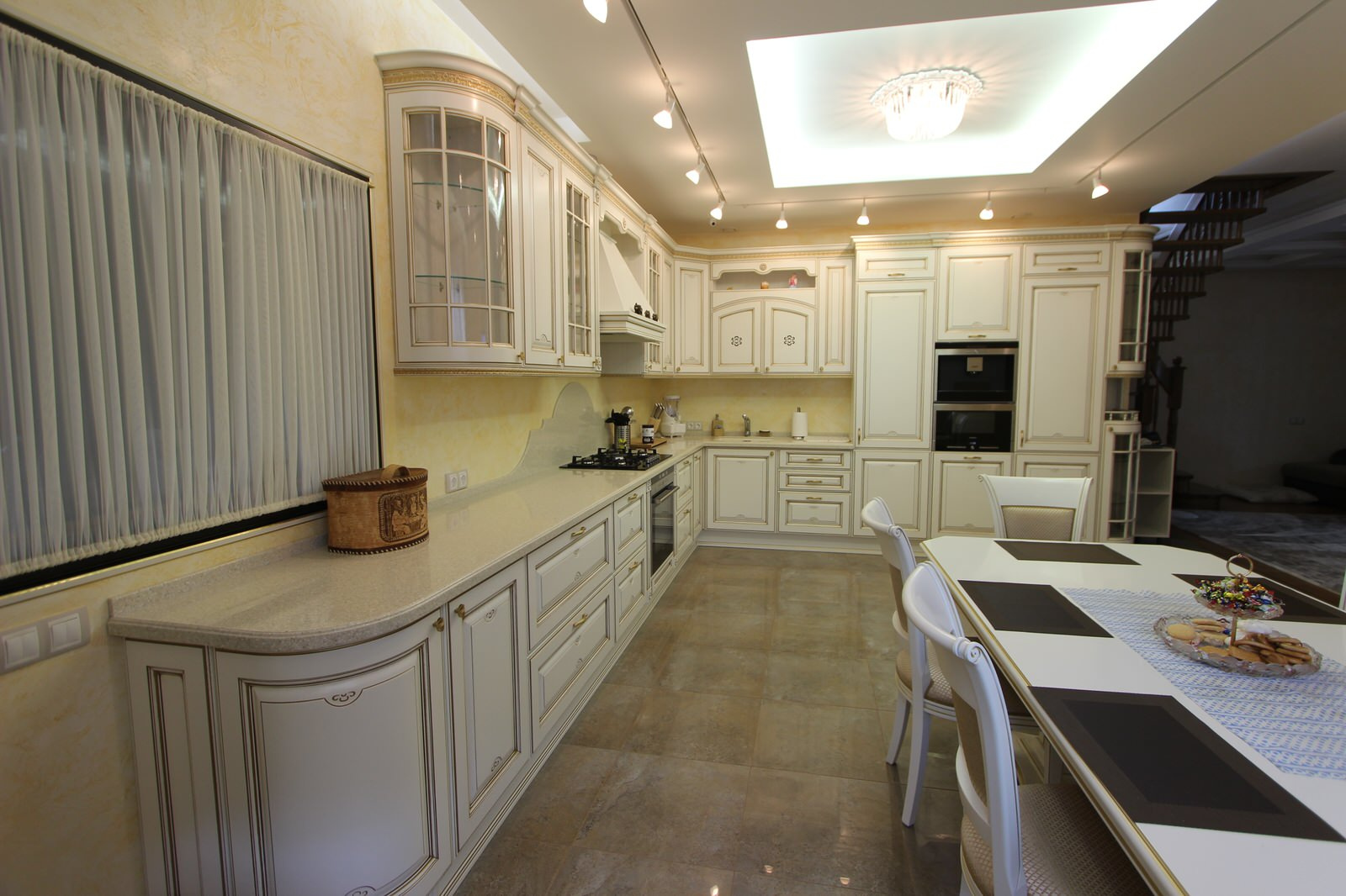 Кухня-столовая для загородного дома, "Олимпия"