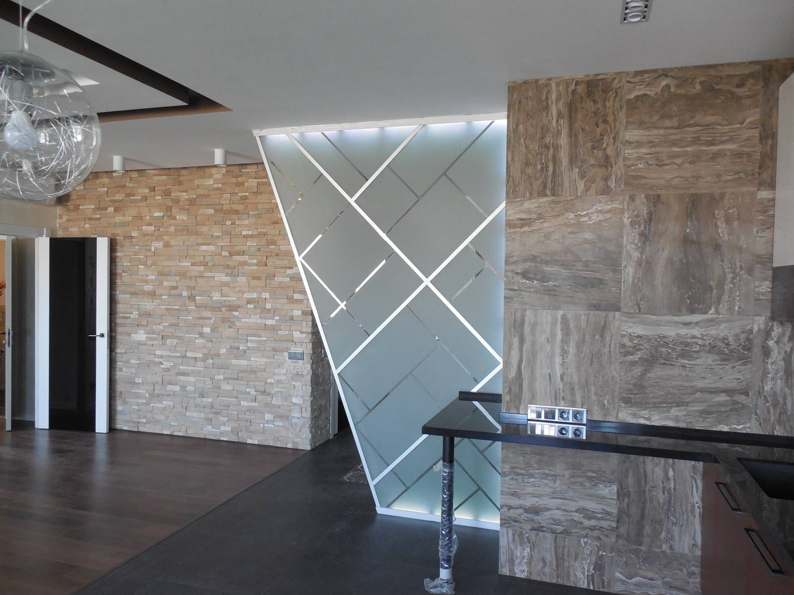 Стекло Град