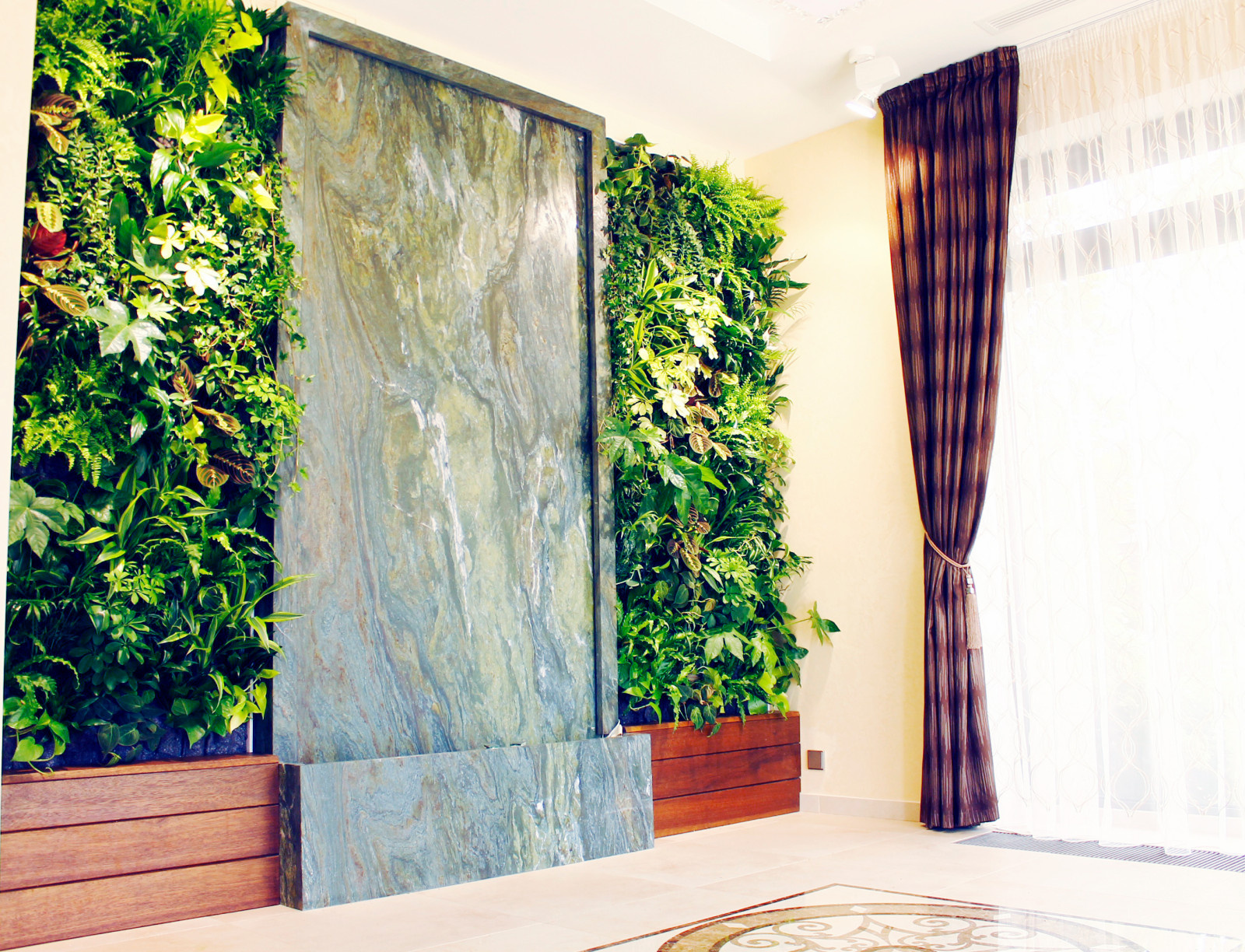 Фитостена загородного дома №2