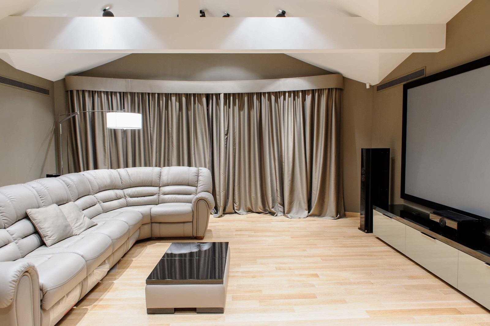 Мансарда загородного дома