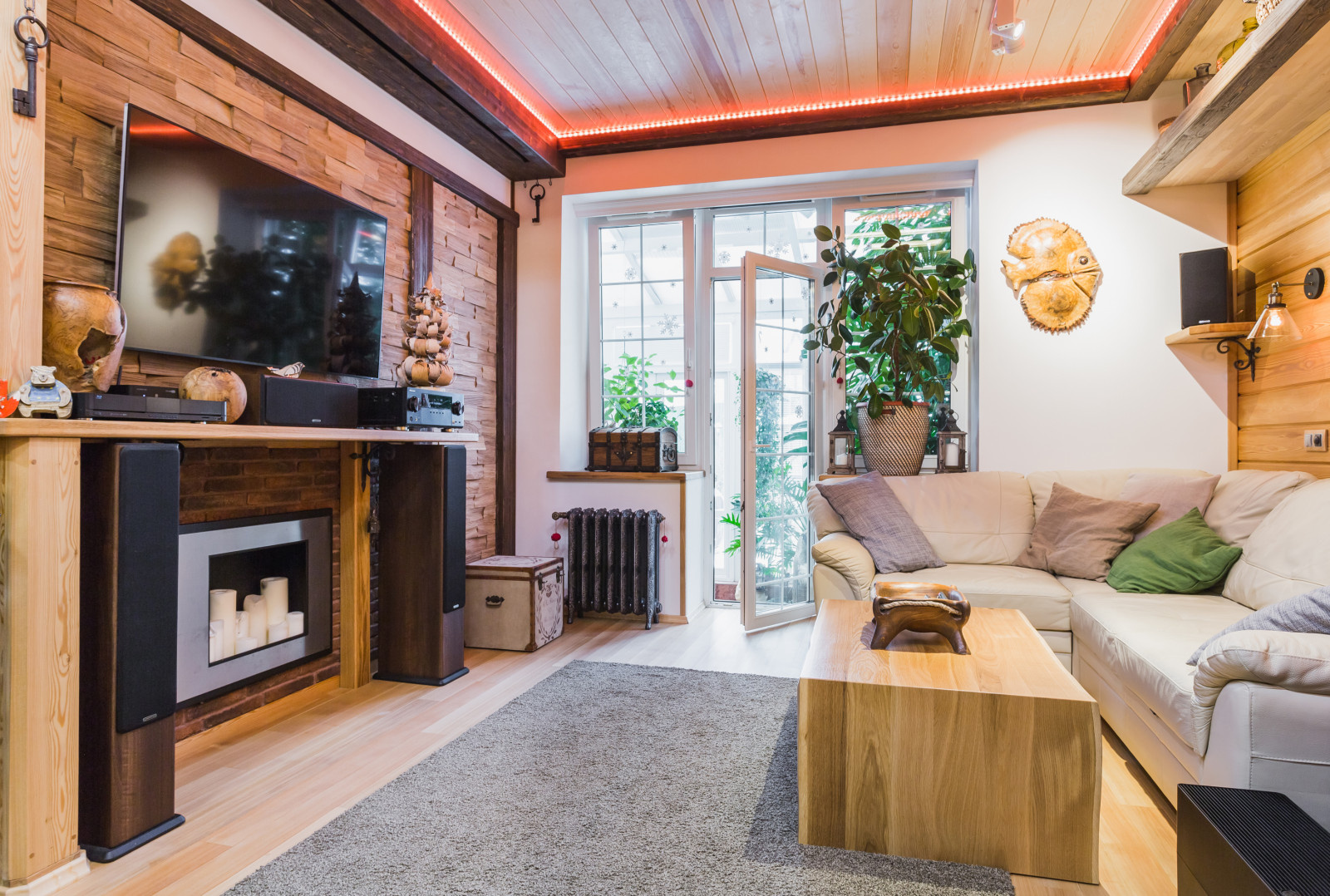 В гостях: Дом-берлога с коллекцией насекомых и детским этажом