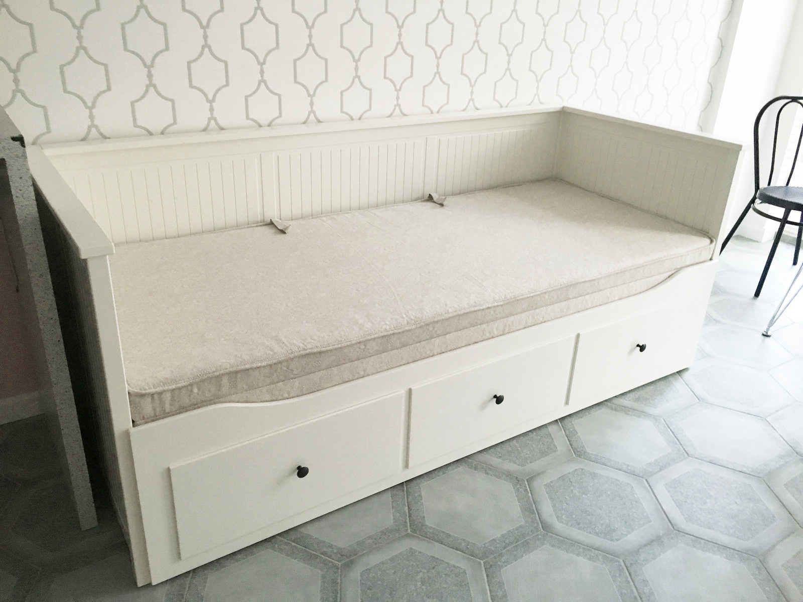 "Девичья Нора" или "Легко быть Девочкой"