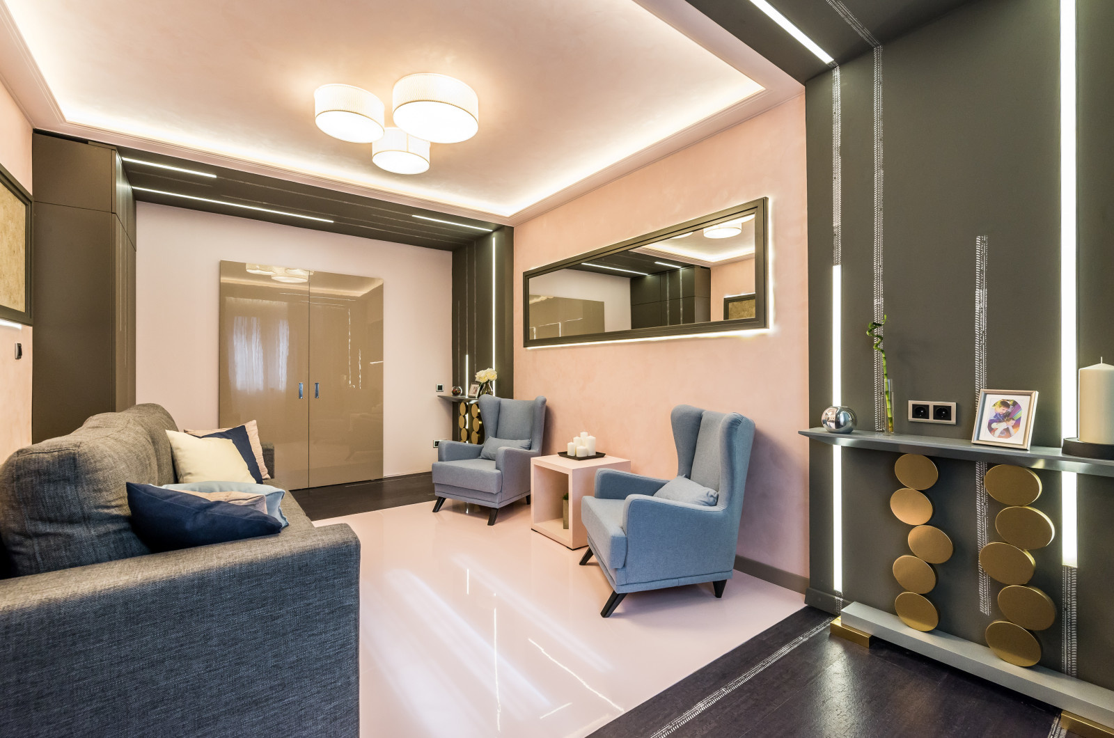 Гостиная под розовой пудрой