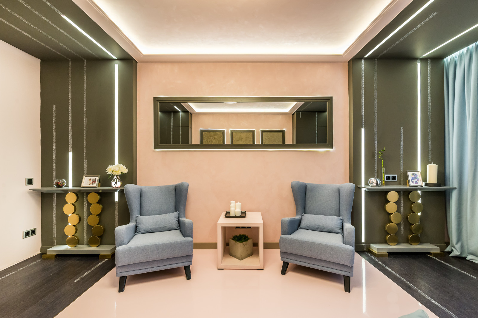 Гостиная под розовой пудрой