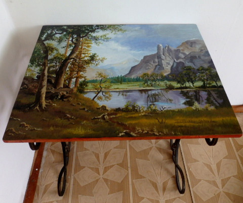 Стол с росписью