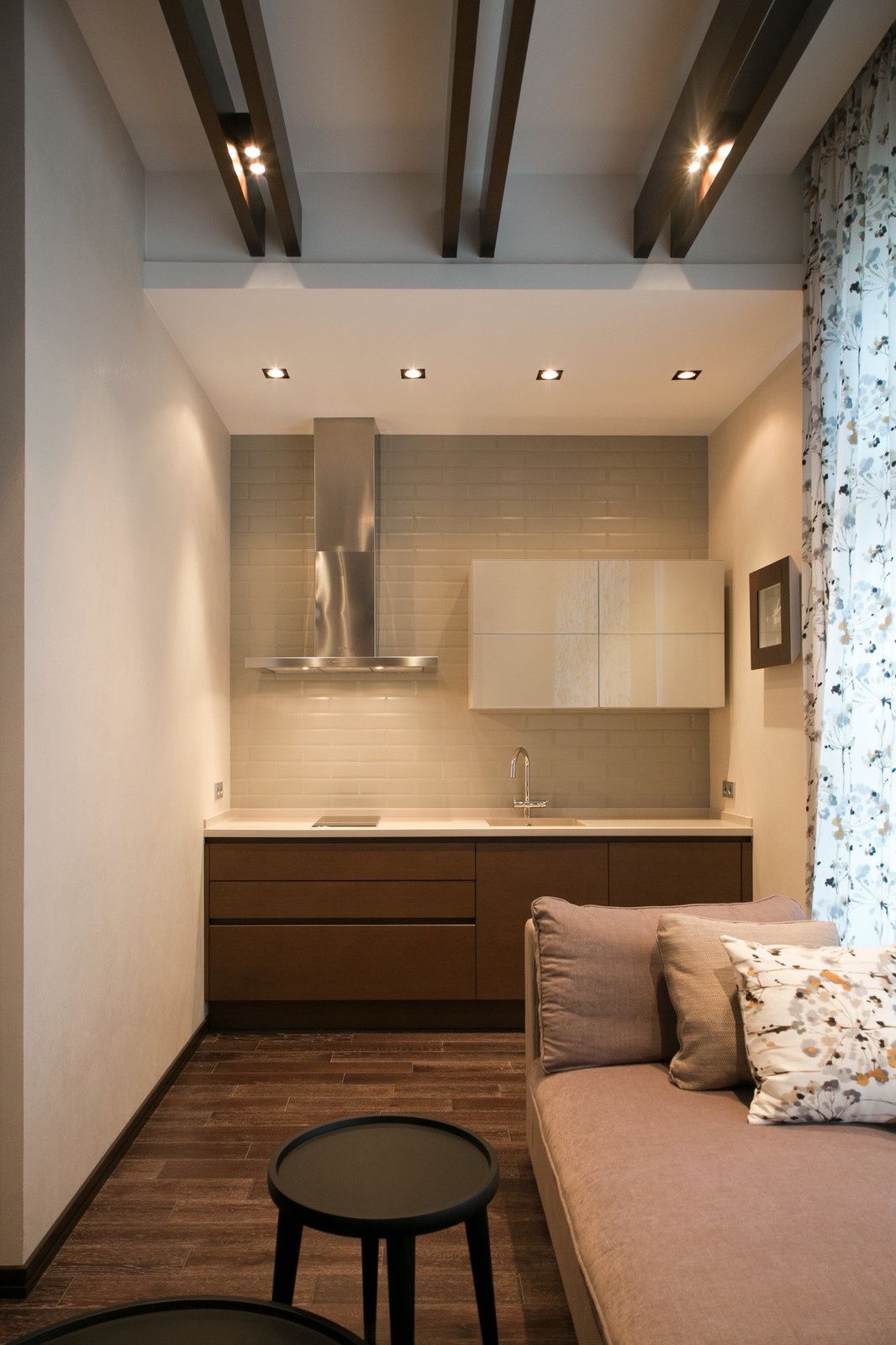 Вспомогательный дом с бассейном