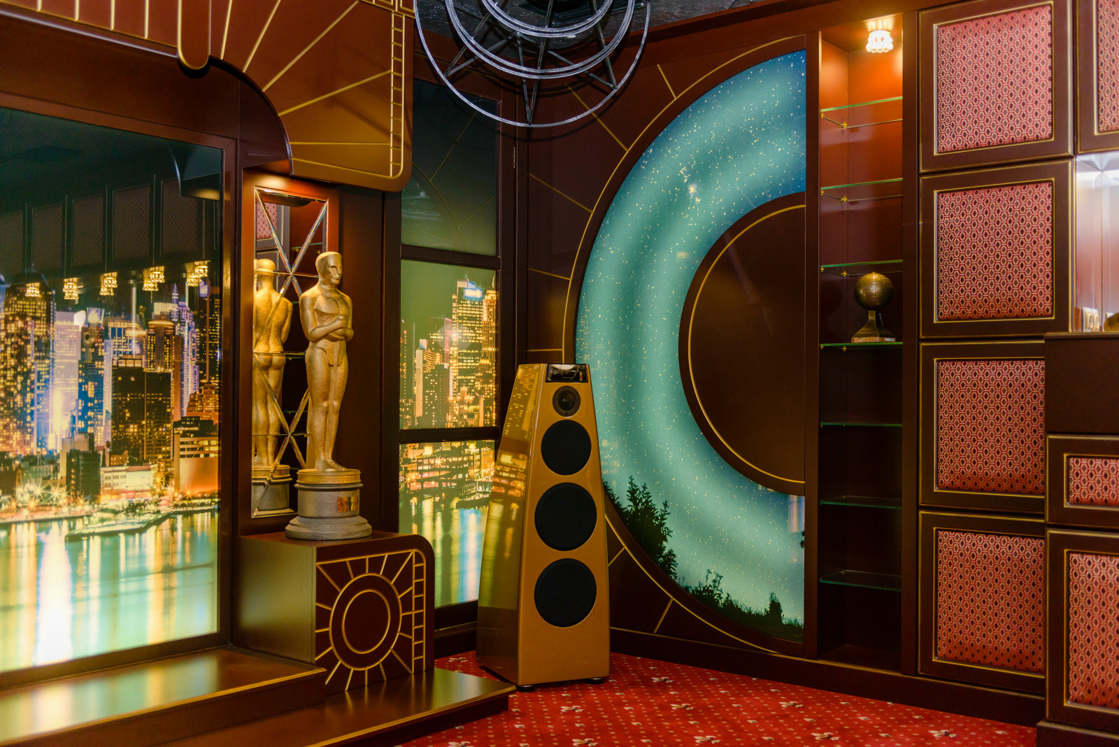 Кинотеатр в частном доме