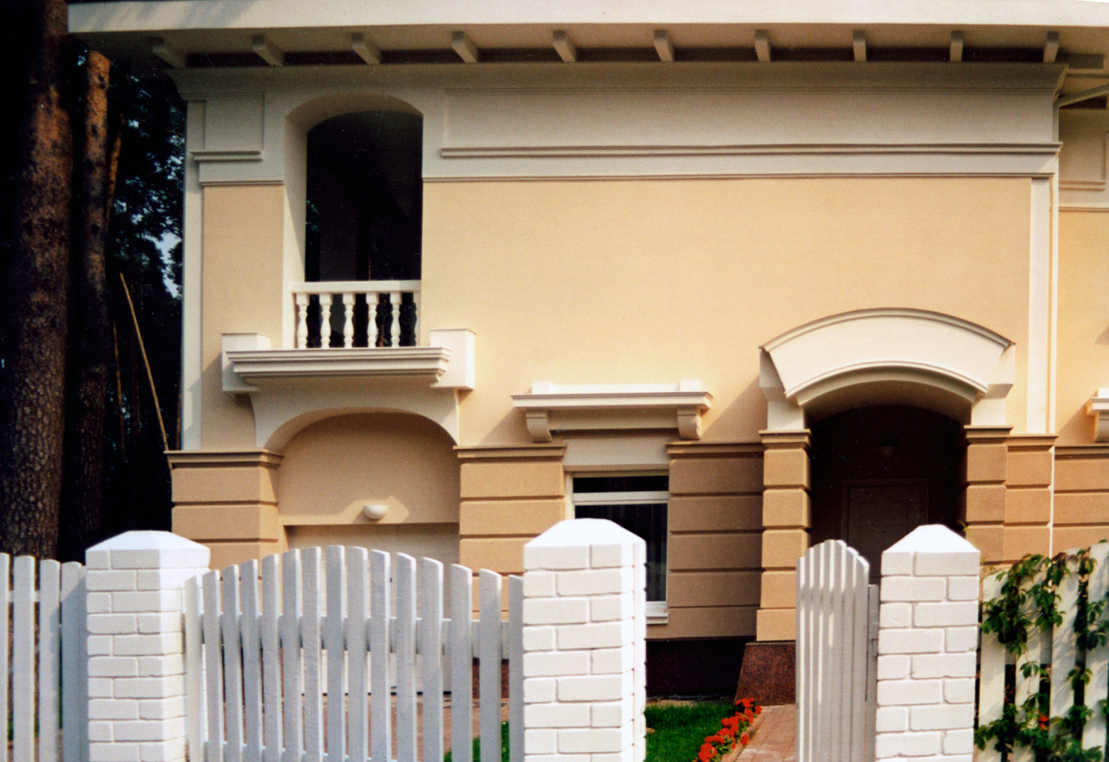 Фасад дома в стиле русского модерна,