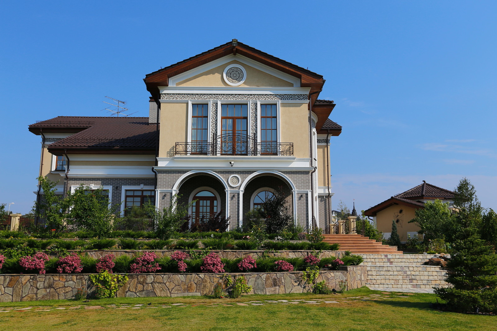 Дом в классическом стиле "Аврора"