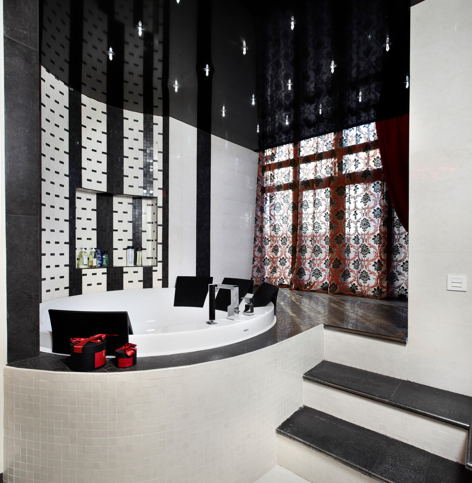 Наши декоративные работы в частных интерьерах