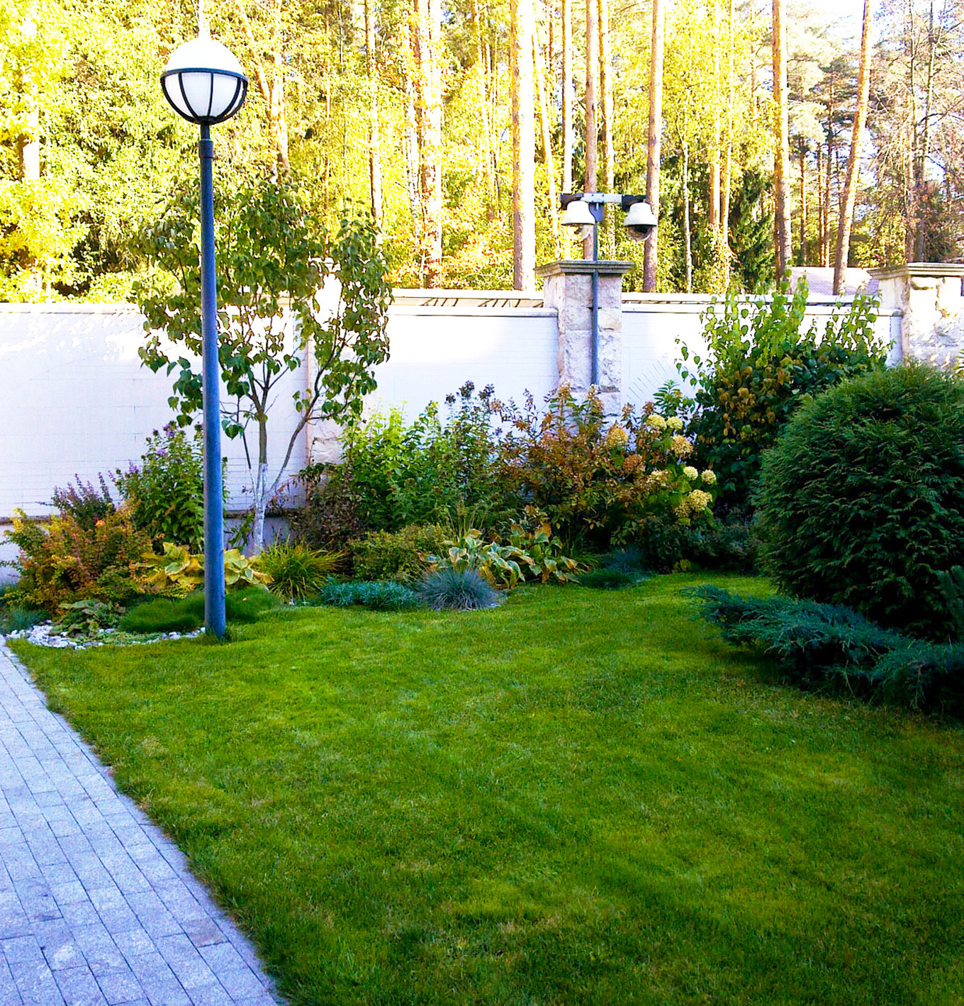 Проект ландшафтного дизайна участка 1 га - цветник и партерный газон.