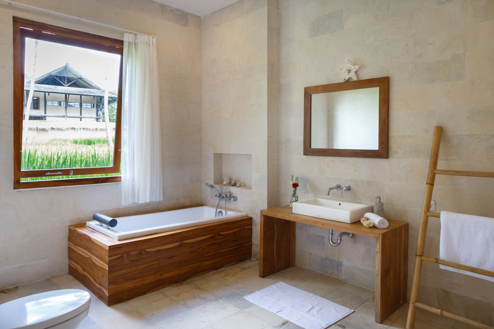 Вилла All Saints