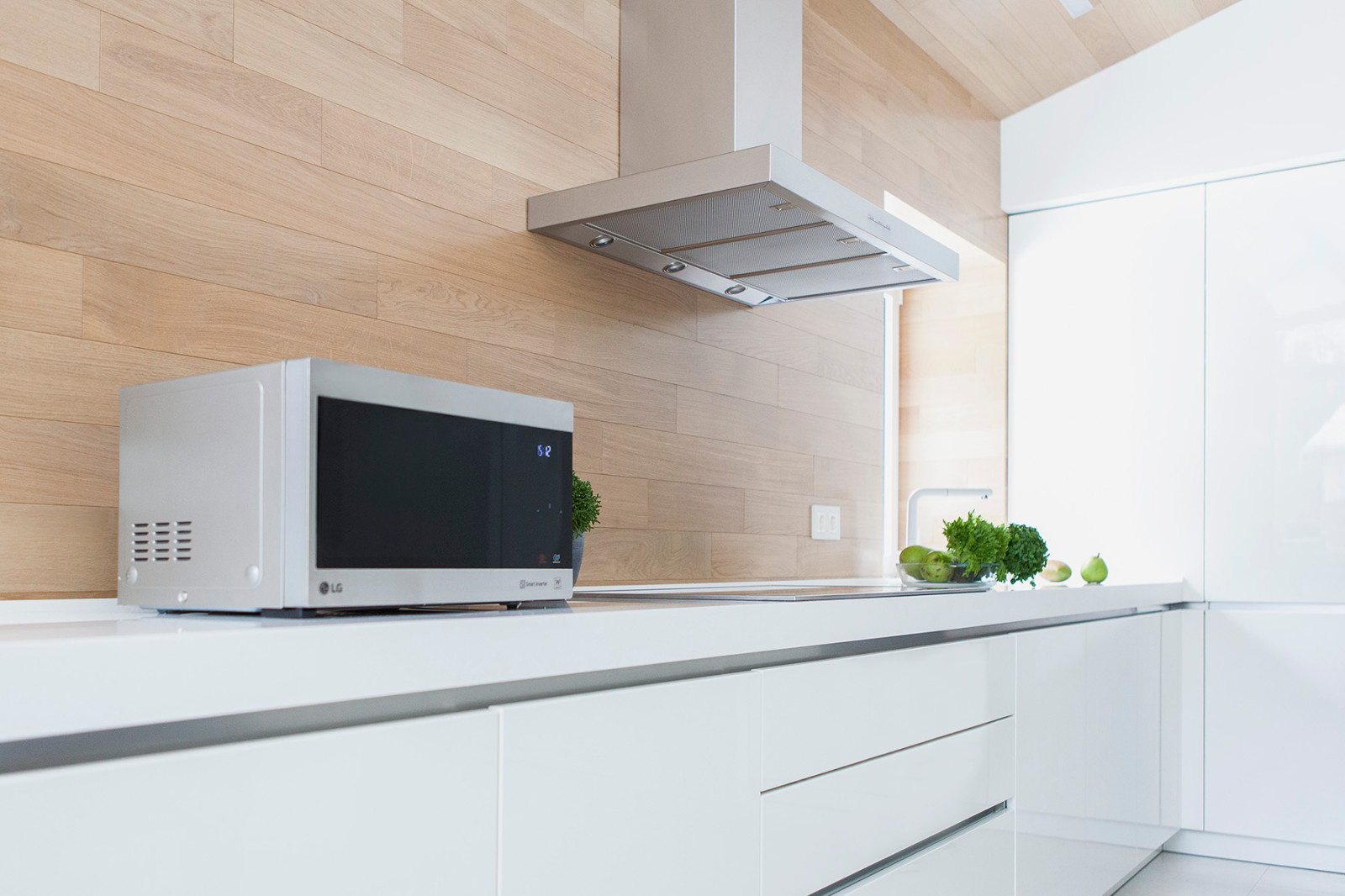 LG NeoChef в интерьере