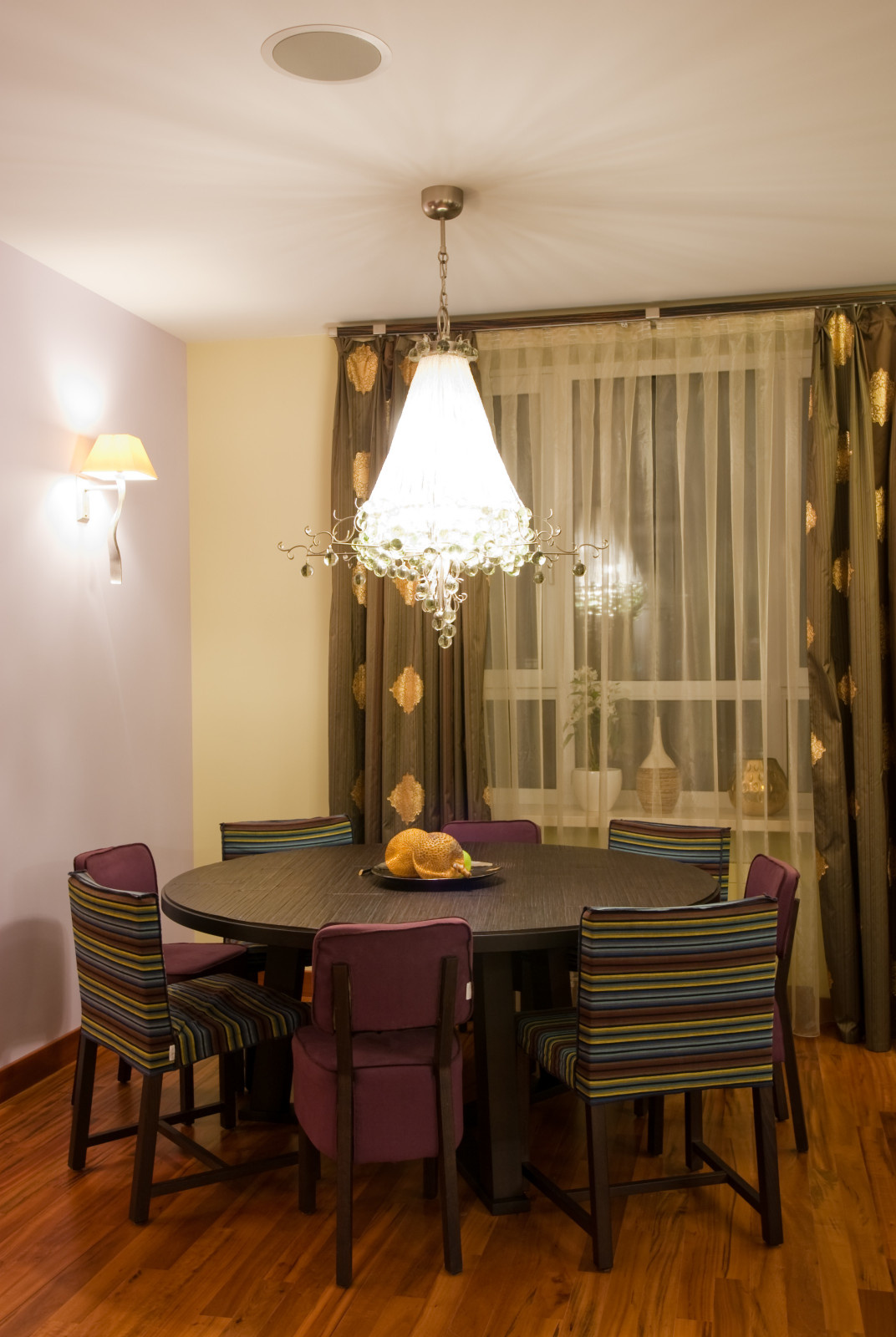 Обеденная зона в гостиной