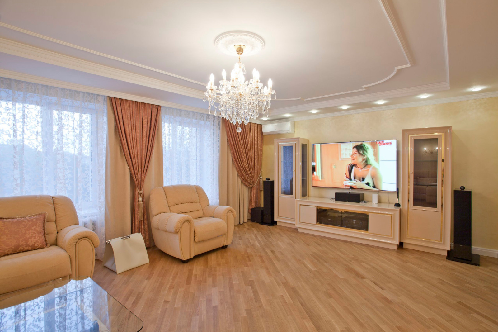 Квартира в классическом стиле. Романтичное настроение.