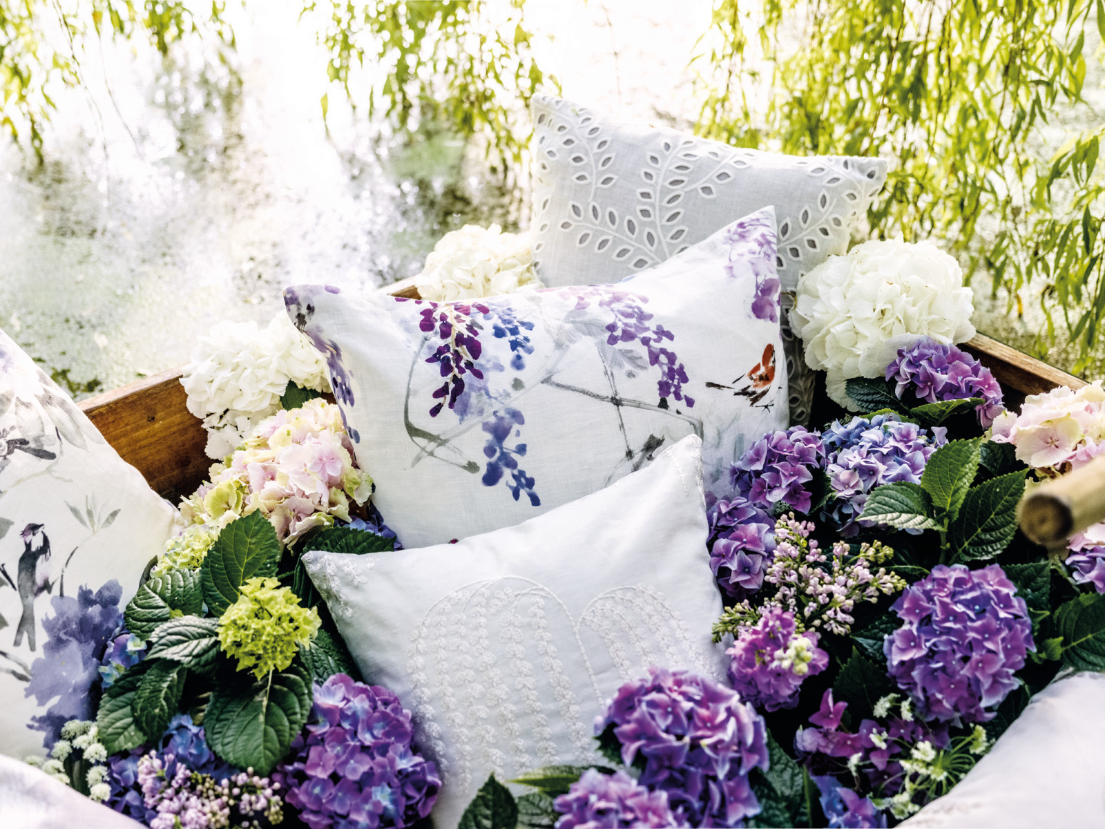 Ткани и обои Waterperry от Sanderson