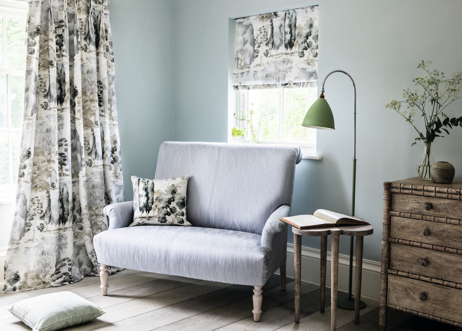 Ткани и обои Waterperry от Sanderson