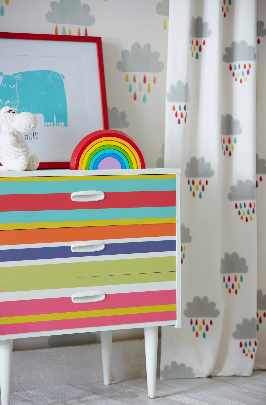 Детские коллекции тканей и обоев