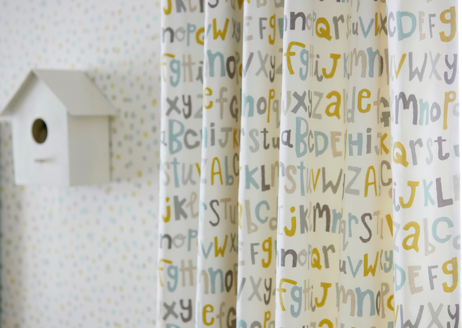 Детские коллекции тканей и обоев