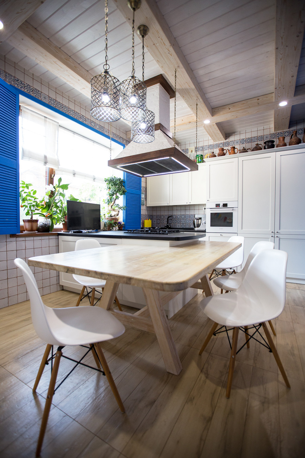 Интерьер загородного дома с греческими мотивами. Реализация