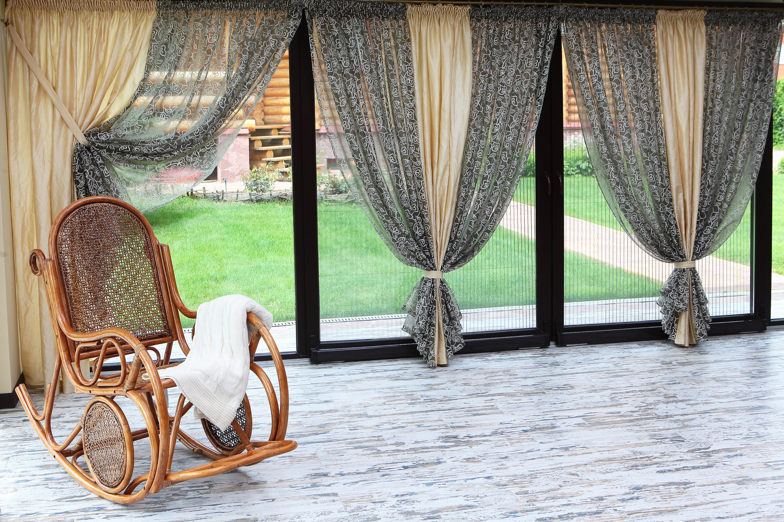 Обложка альбома: терраса