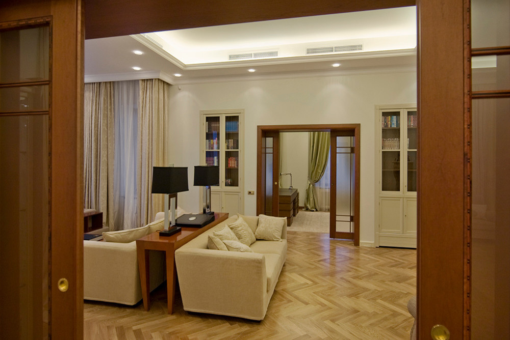 Гостиная - каминная. Резиденция Монолит