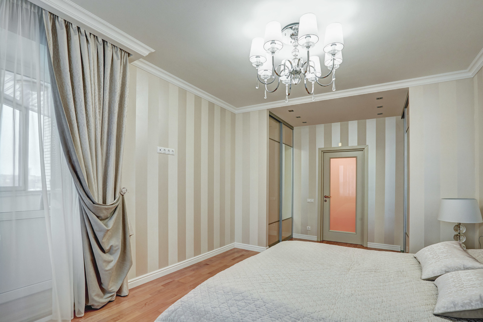 Реализованный яркий Дизайн-Проект 4х комнатной квартиры