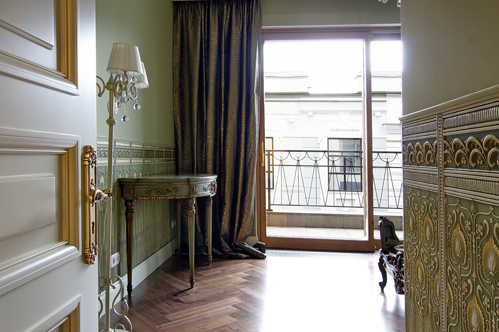 Классические апартаменты в центре Санкт-Петербурга