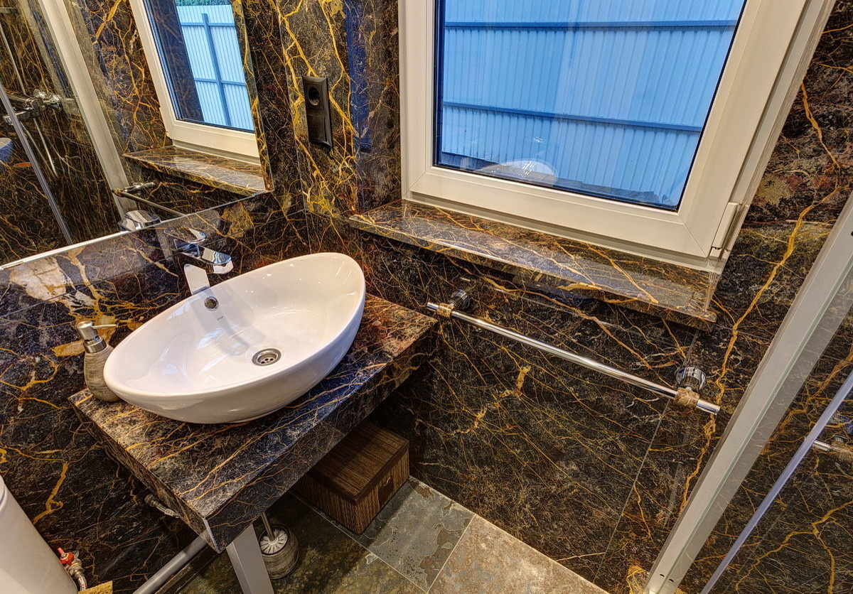 Натуральный камень в интерьере коттеджа