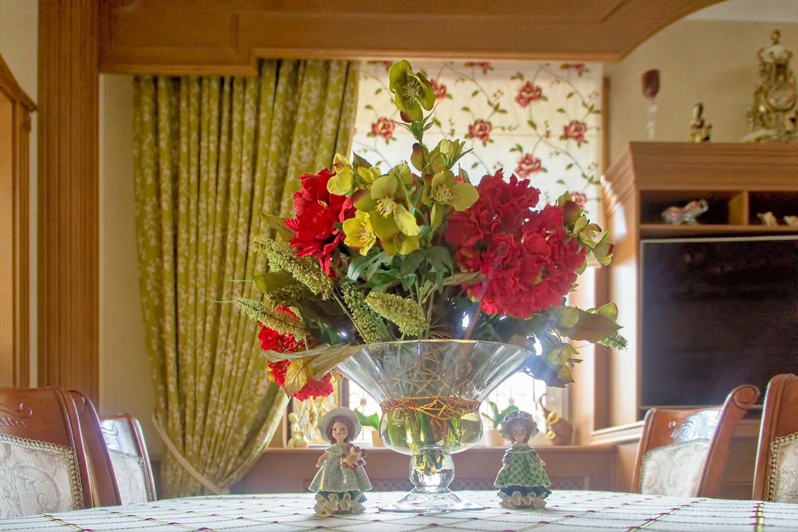 Гостиная в загородном доме в Костомарово