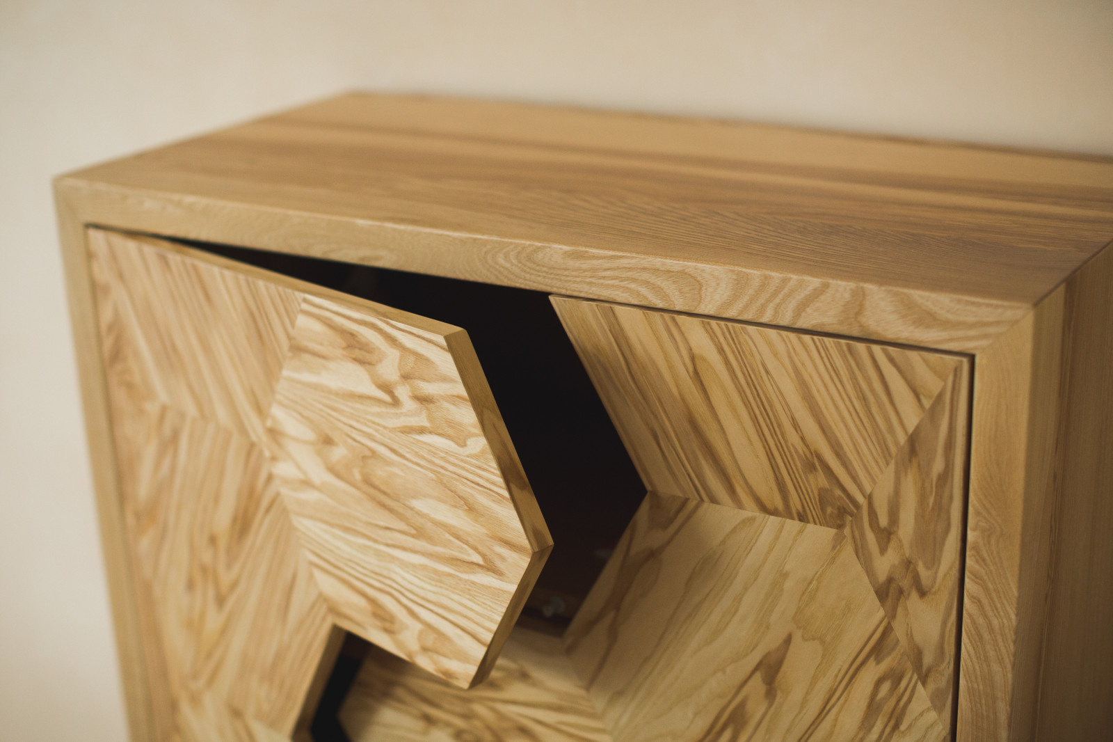 Комод и Стол