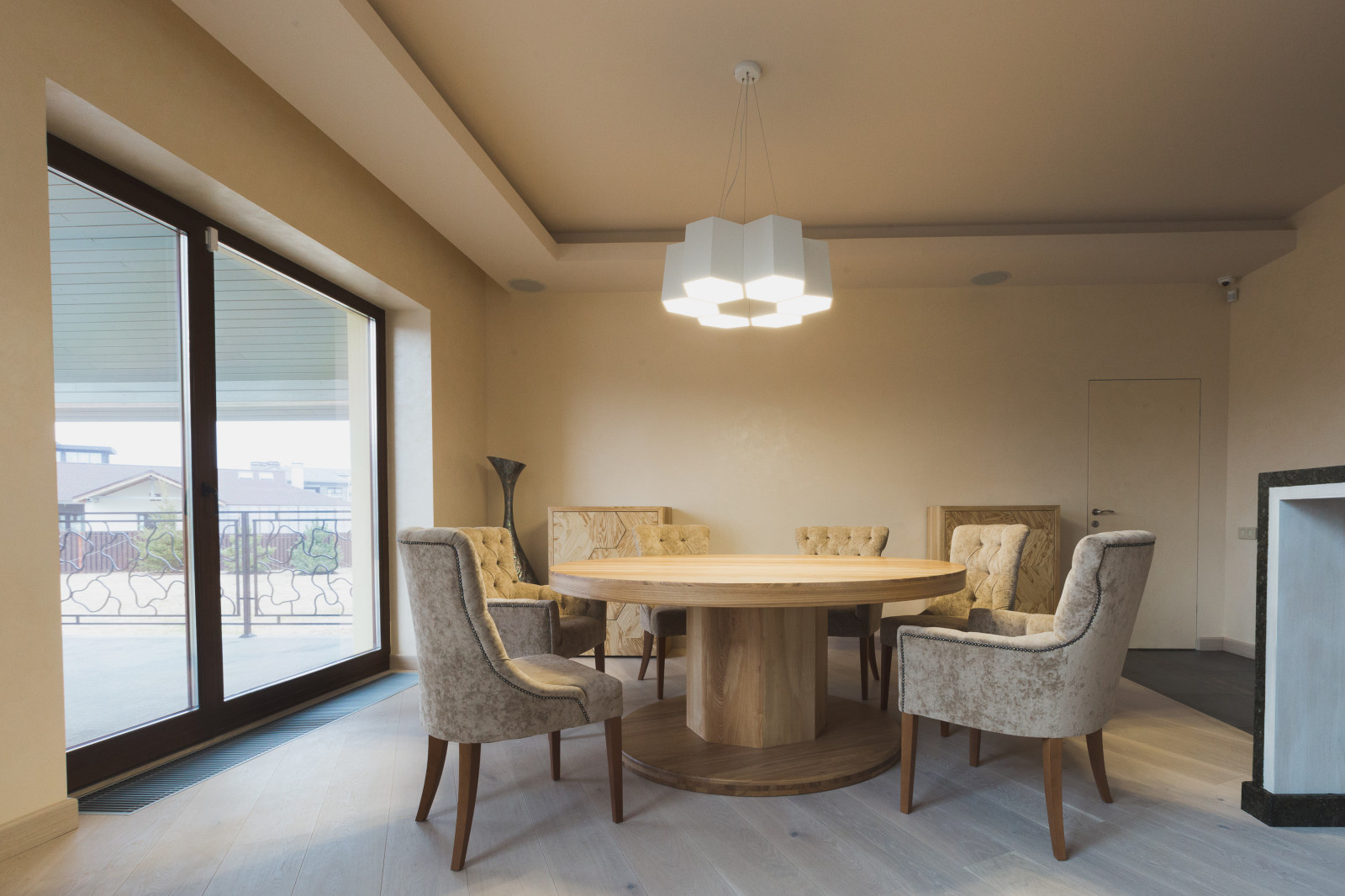 Комод и Стол