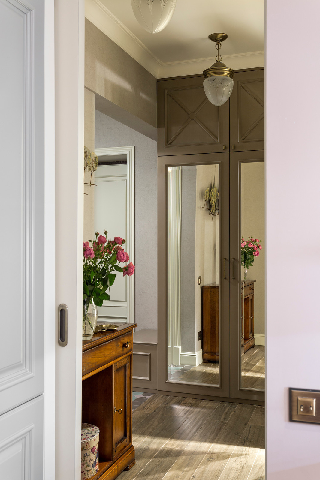 Houzz тур: Квартира цвета увядающей розы — для молодой семьи