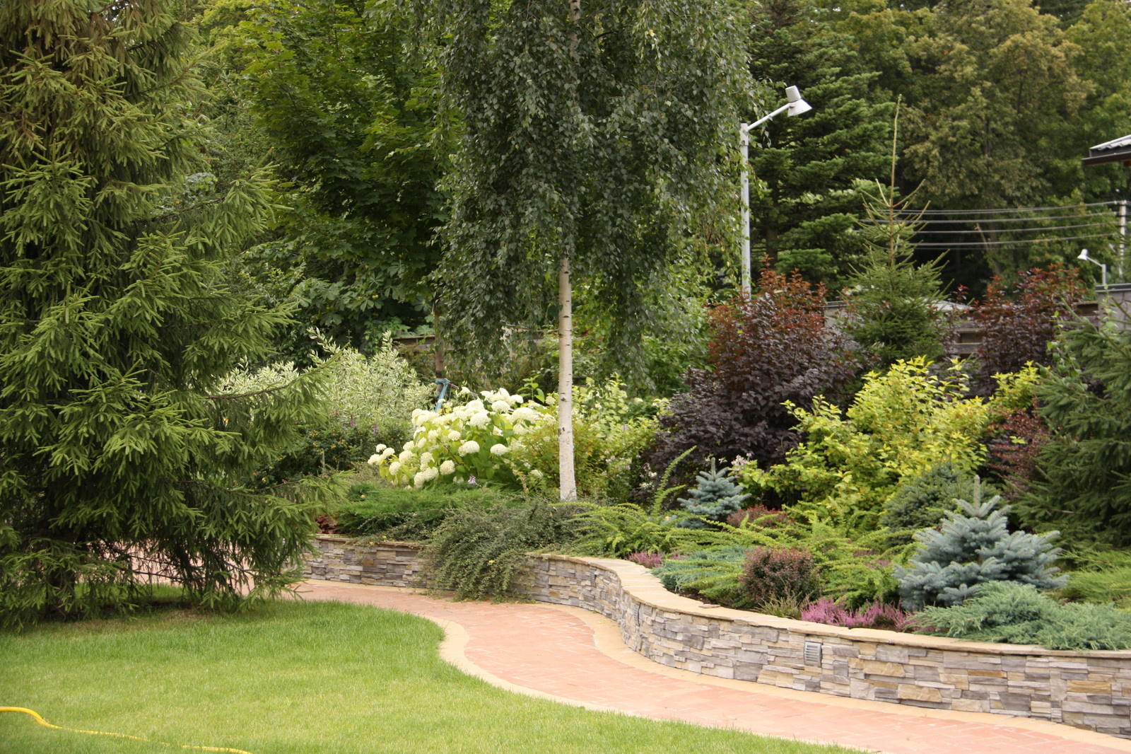 Проект недели: Сад с каменистым ручьём у пруда