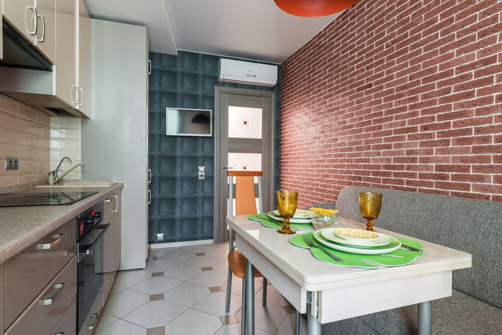 Интерьер кухни в маленькой квартире