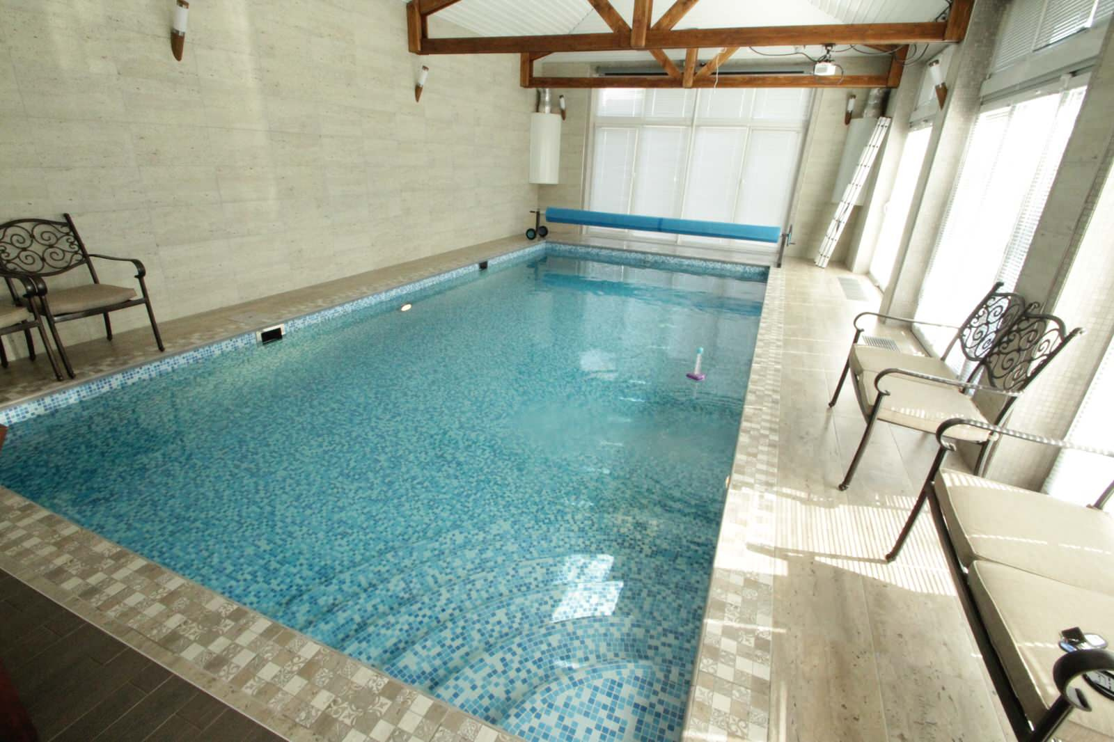 Бассейн 8х4х1.2-1.7 в банном комплексе