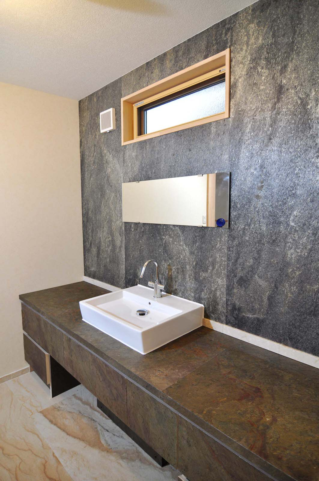 Каменный шпон в интерьере