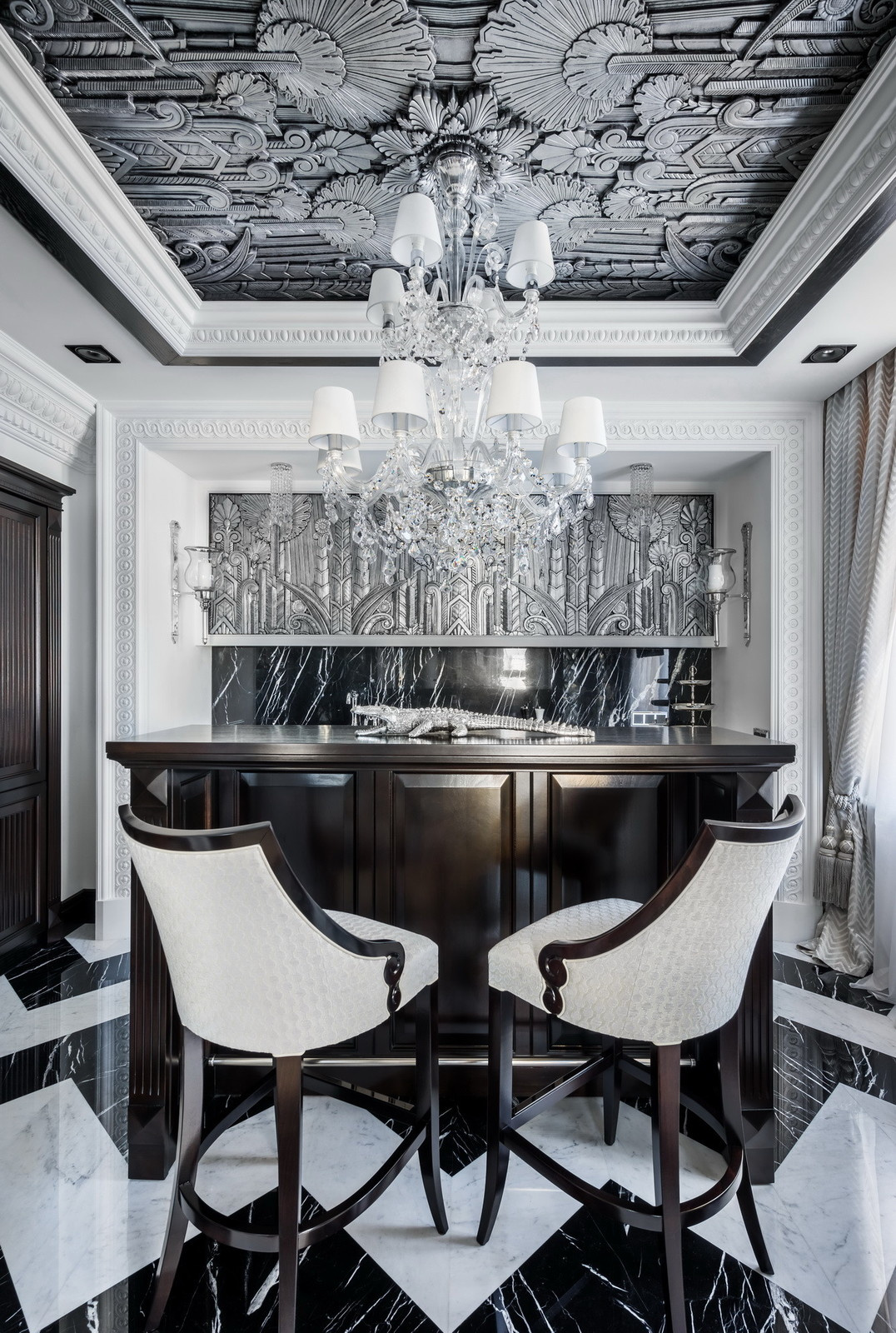 Интерьер квартиры в стиле современной классики с элементами Ар-Деко в Петербурге