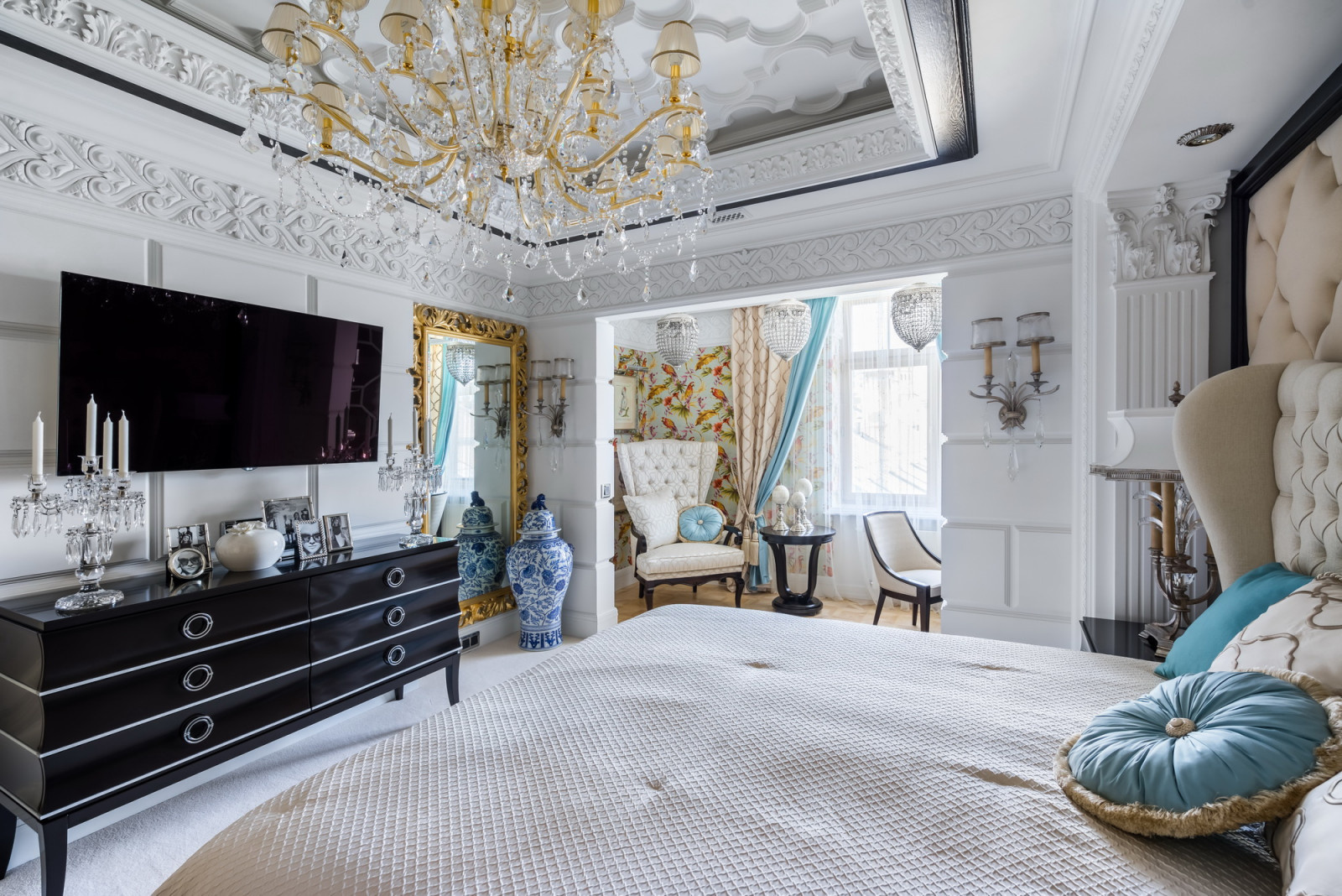 Интерьер квартиры в стиле современной классики с элементами Ар-Деко в Петербурге