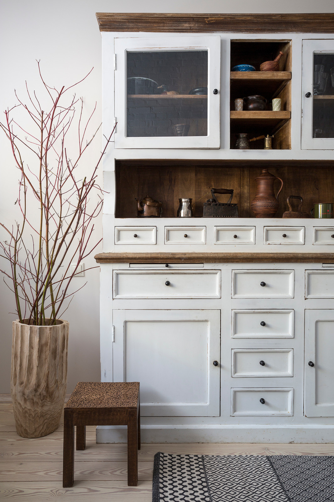 Houzz тур: Таунхаус с антикварной дверью из Индии