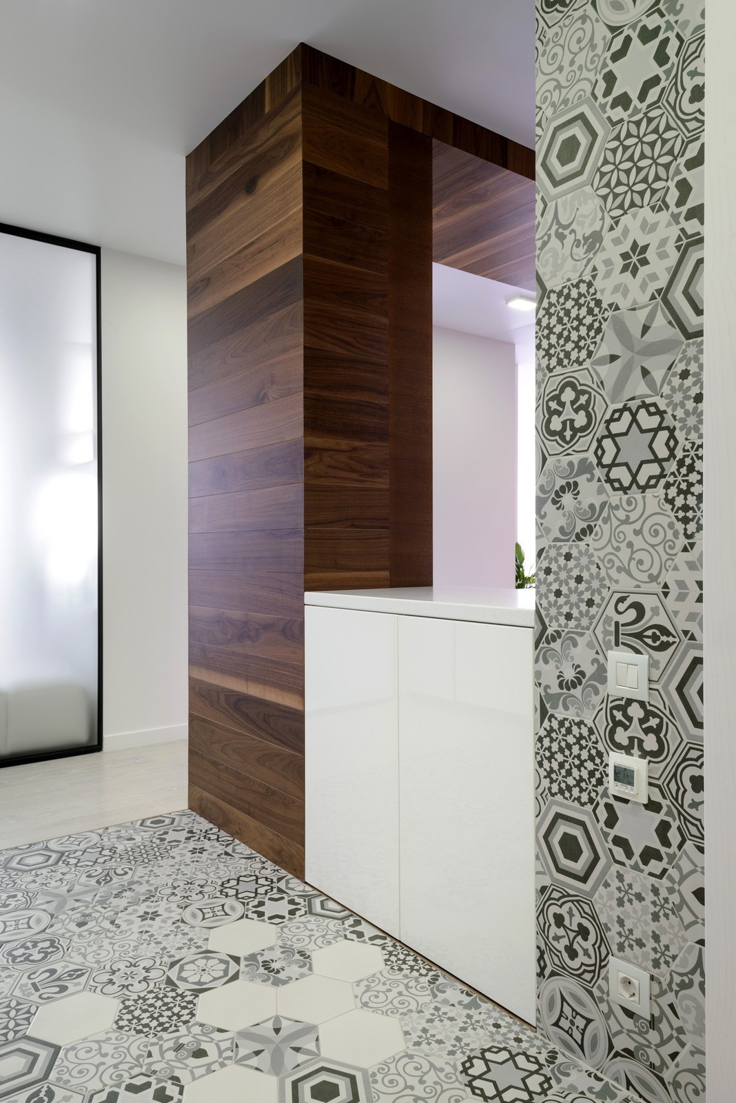 Просторная квартира с деревянными колоннами