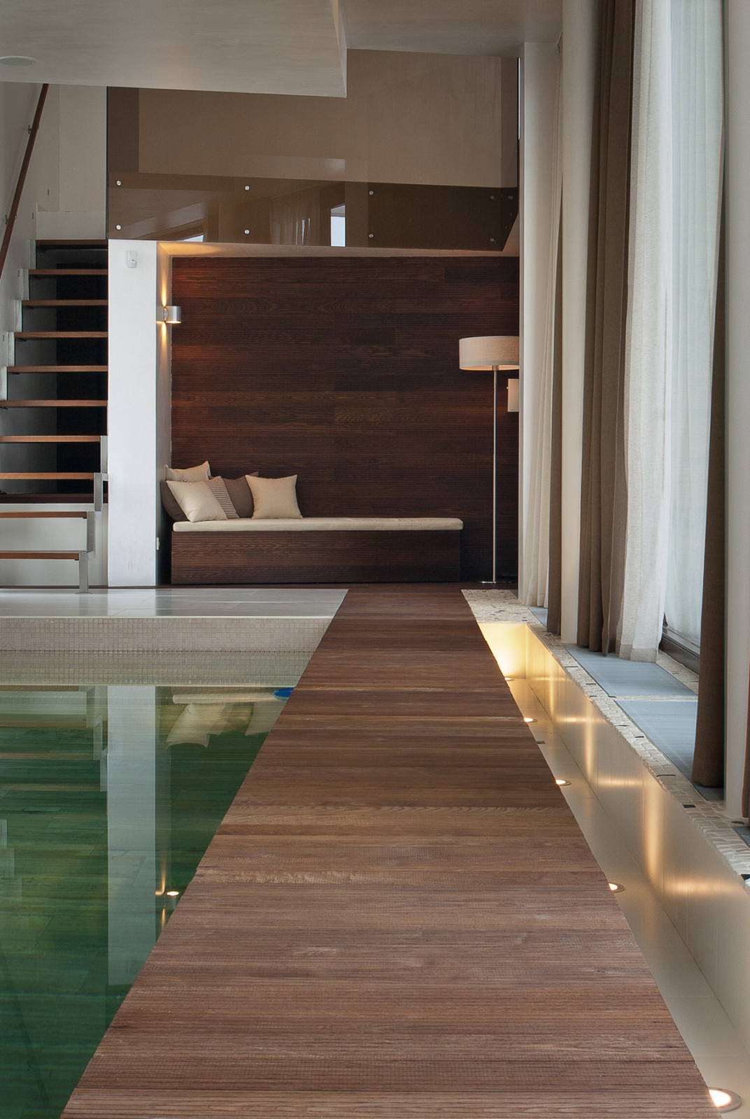 VILLA LARUS