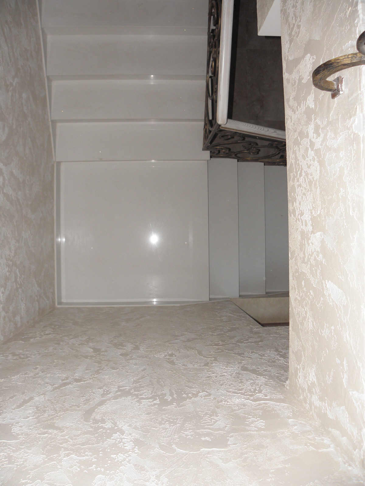 Лестница из композита кварца Tecnistone Brilliant White
