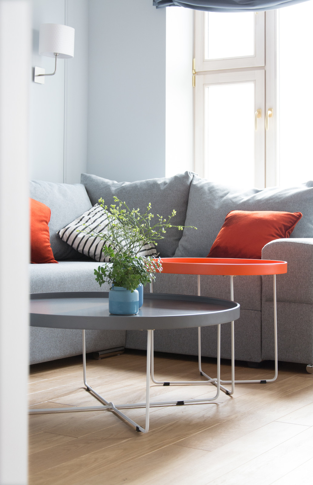 Легкая квартира с темной спальней