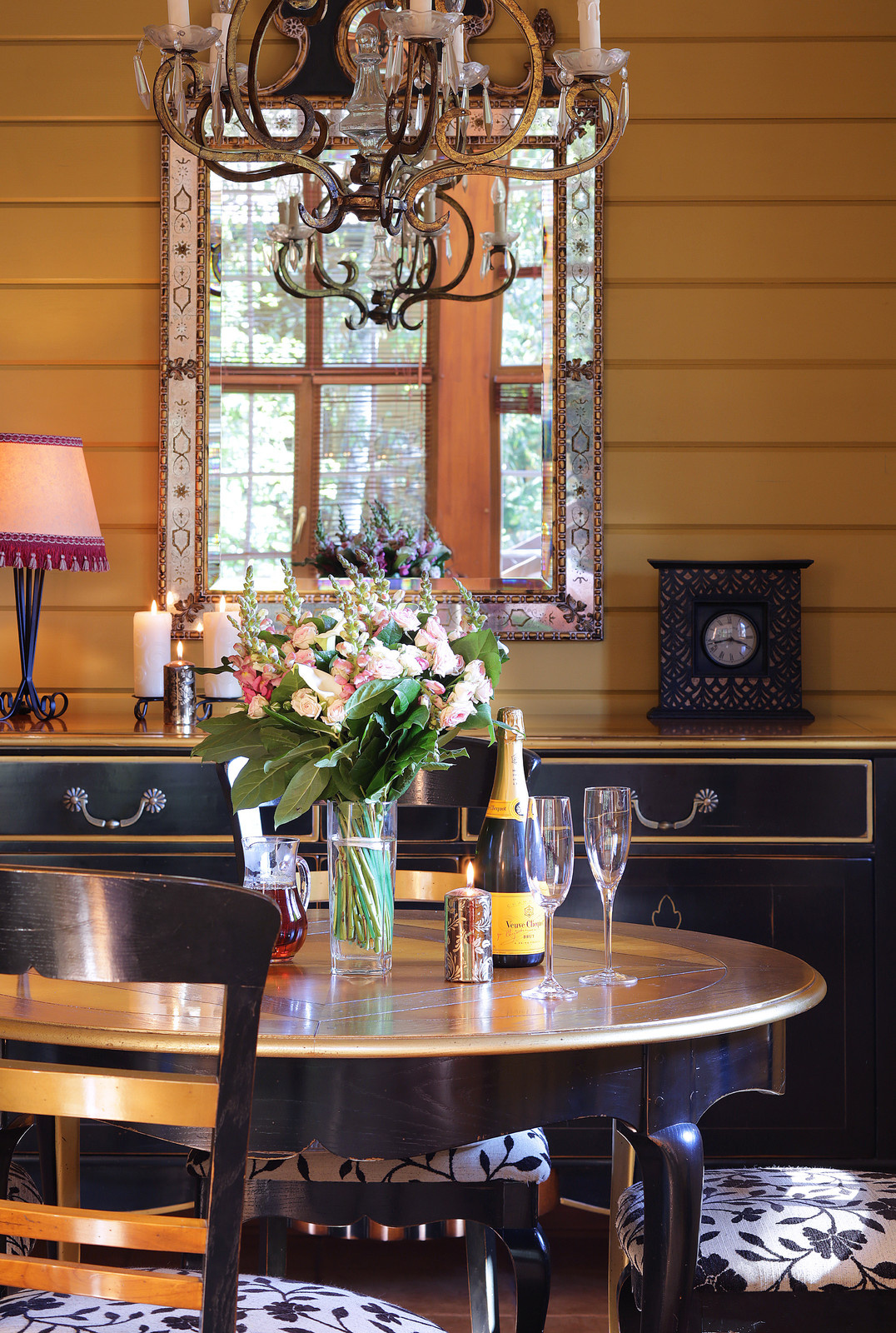 Деревянный дом в стиле американского кантри