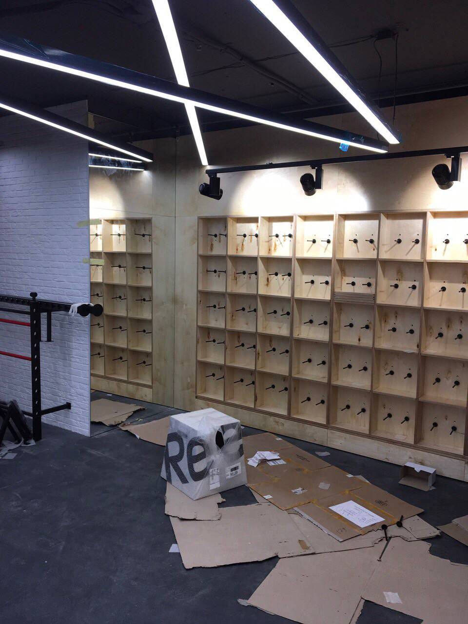 Магазин Reebok-Fizkult на Немиге