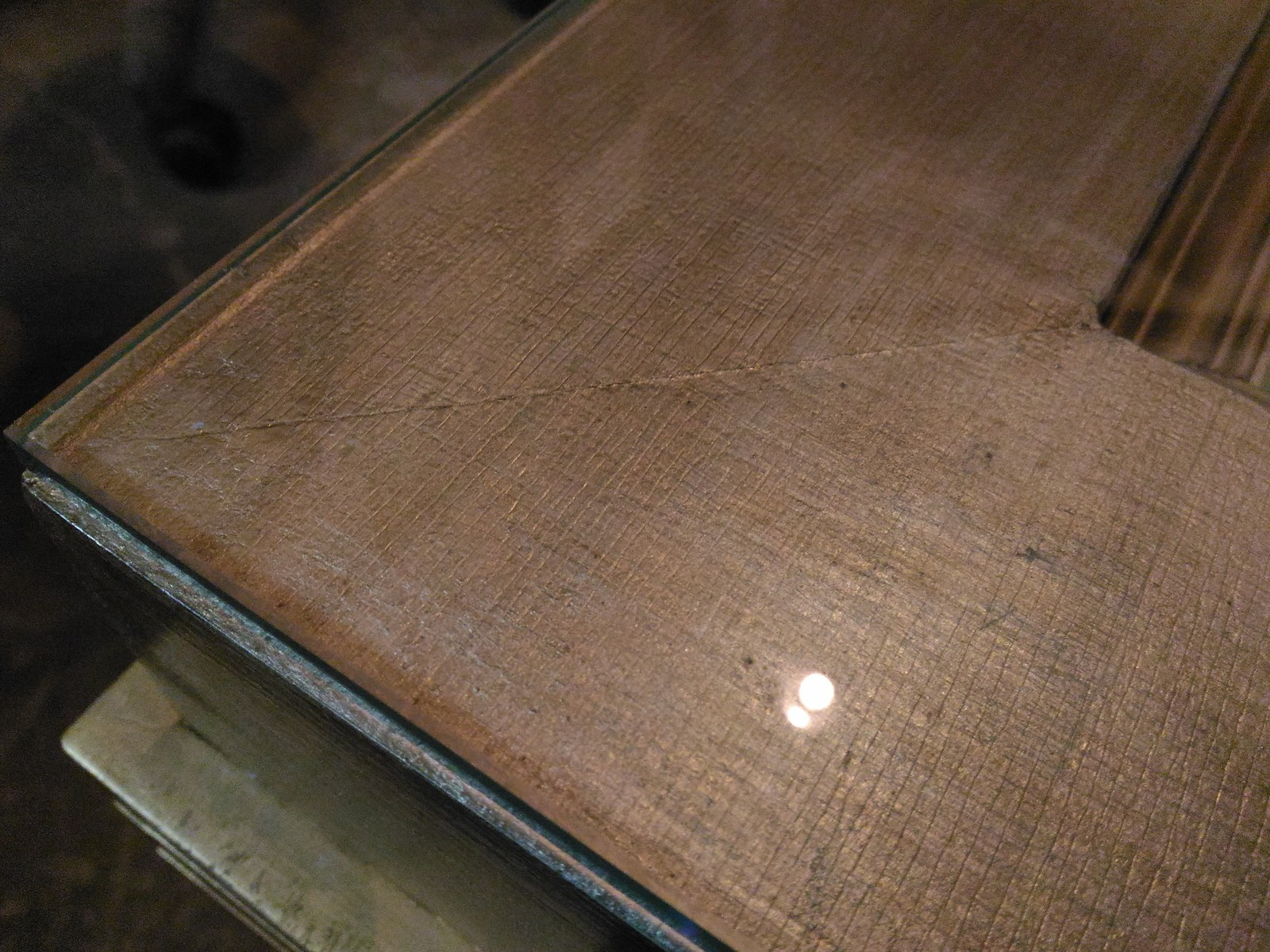 Столик журнальный с поталью