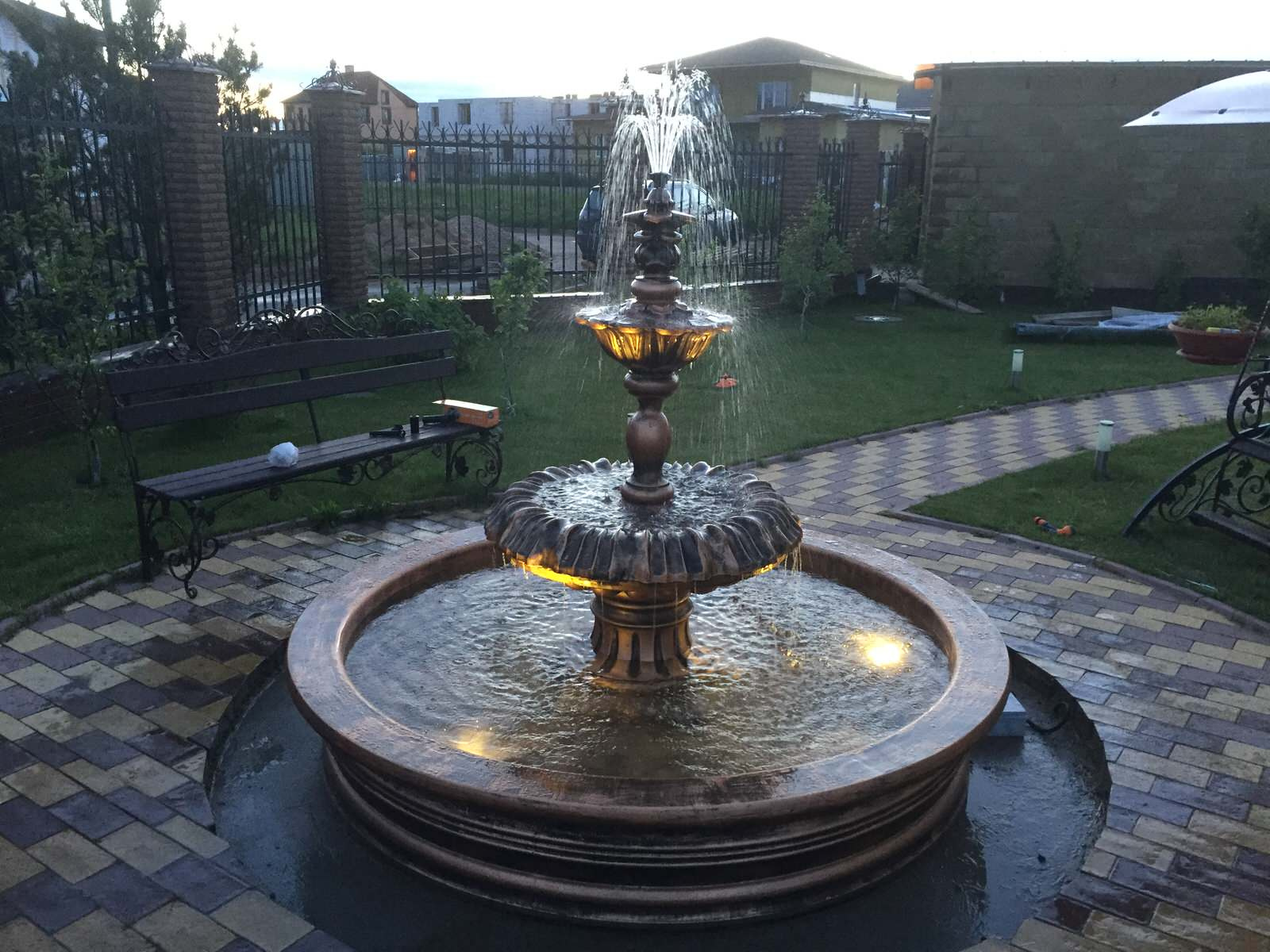 Садовый фонтан на Новой Риге