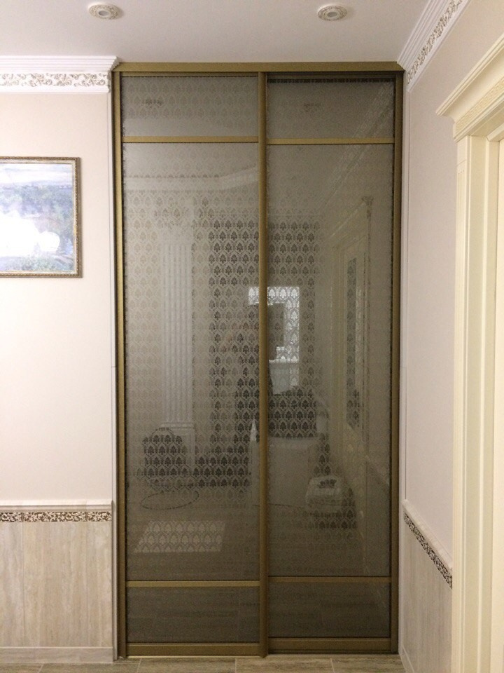 Обложка проекта: Шкаф-купе двери стекло