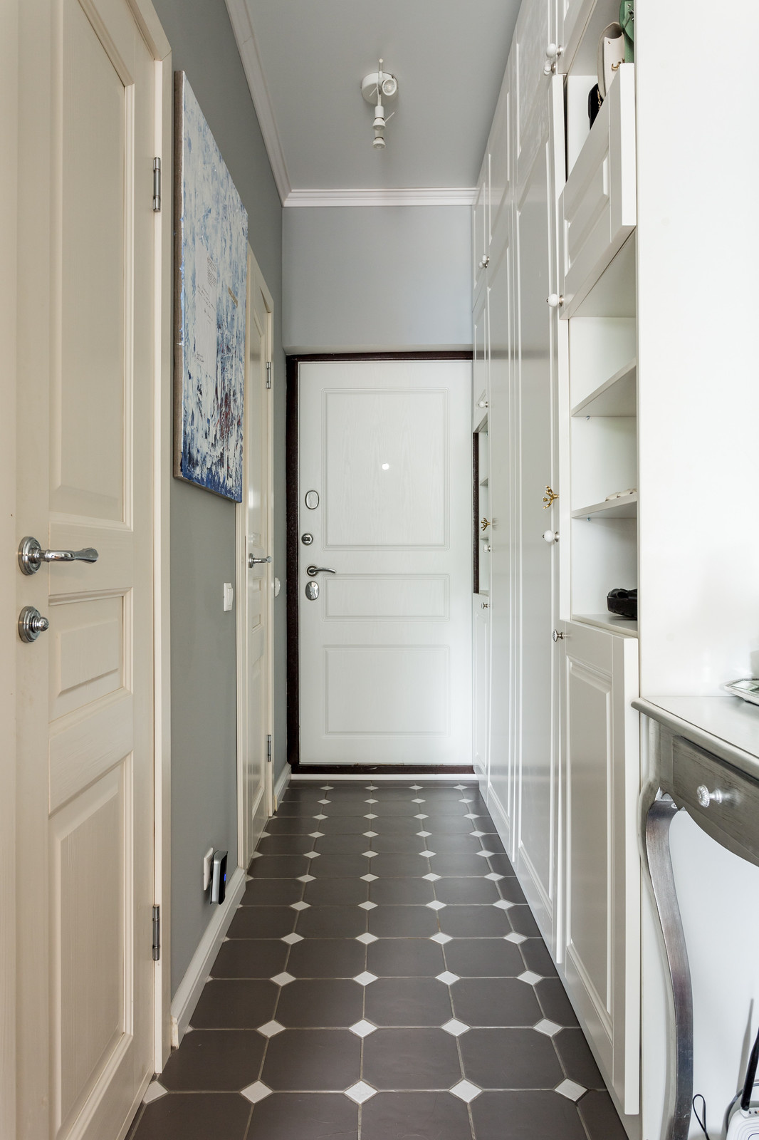 В гостях: Квартира для девушки в голубом